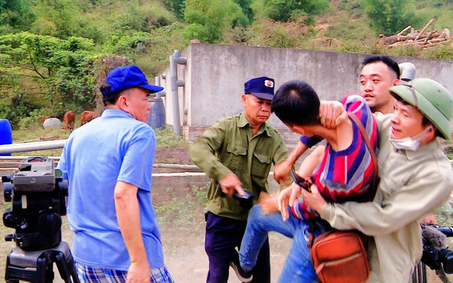 Xử lý nghiêm vụ hành hung phóng viên tại tỉnh Hoà Bình