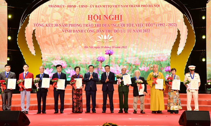 Năm 2025, Hà Nội xuất bản sách điện tử ''Những bông hoa đẹp''