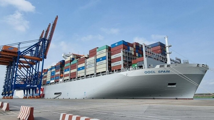 Tàu lớn nhất thế giới cập cảng Cái Mép - Thị Vải