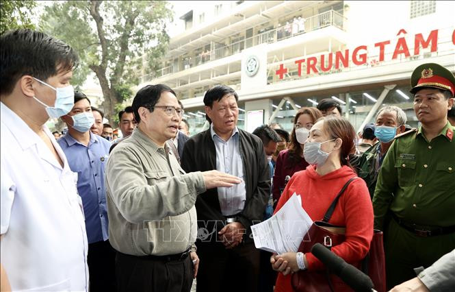 Thủ tướng Phạm Minh Chính: Tránh hai khuynh hướng sợ trách nhiệm và tiêu cực trong mua sắm thuốc, vật tư y tế