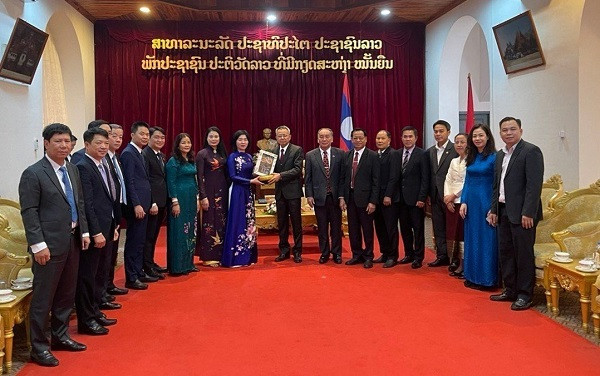 Đoàn đại biểu Thủ đô Hà Nội kết thúc tốt đẹp chuyến công tác tại Lào