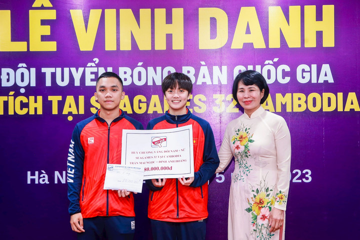 Đội tuyển bóng bàn Việt Nam nhận hơn 600 triệu đồng tiền thưởng sau SEA Games 32
