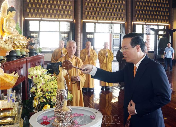 Chủ tịch nước Võ Văn Thưởng chúc mừng Đại lễ Phật đản tại thành phố Hồ Chí Minh