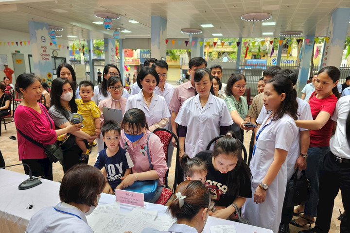 Kiểm tra chiến dịch bổ sung vitamin A cho hơn 392 nghìn trẻ tại Hà Nội