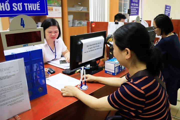 Đề xuất giảm trừ y tế, giáo dục, thu nhập trên 28,63 triệu đồng/tháng mới phải nộp thuế