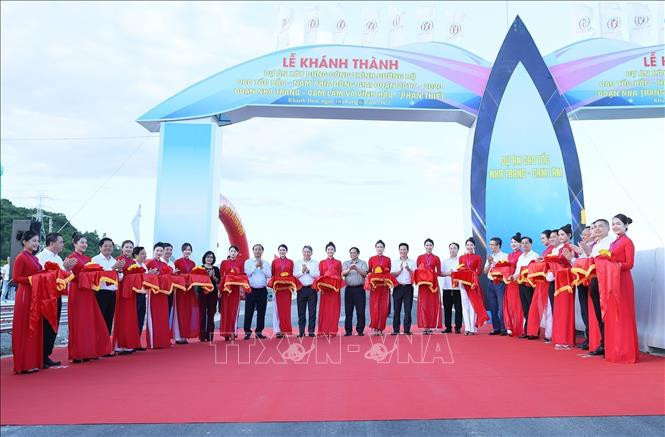 Thủ tướng dự lễ khánh thành 2 tuyến cao tốc Vĩnh Hảo - Phan Thiết và Nha Trang - Cam Lâm