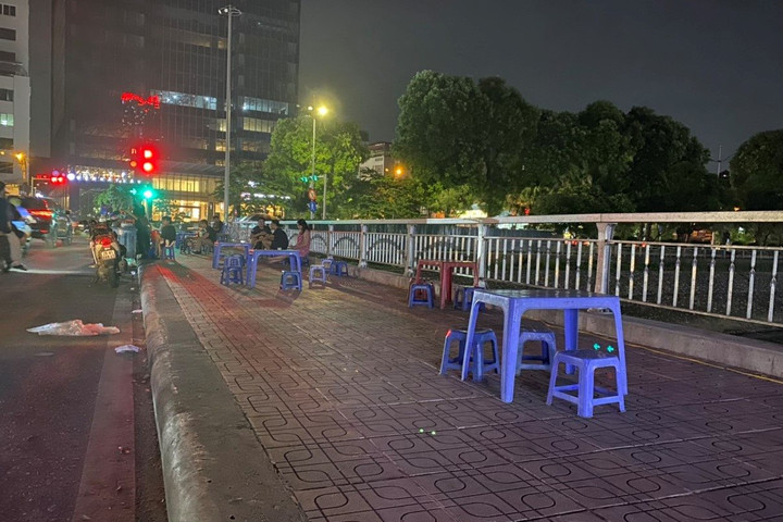 Vi phạm trên cầu qua sông tại nội thành Hà Nội: Chuyển biến chậm và vẫn tái diễn