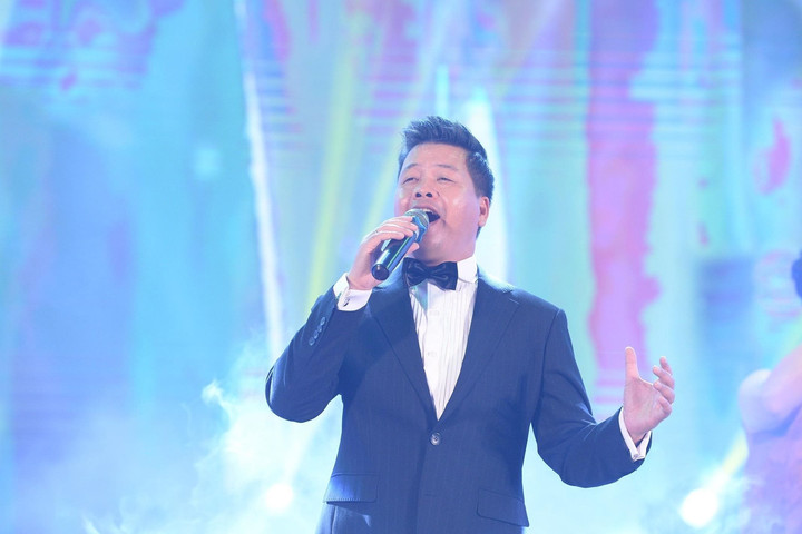 Liveshow “Tổ quốc gọi tên mình”: Đăng Dương hát nhạc cách mạng phong cách trẻ hơn