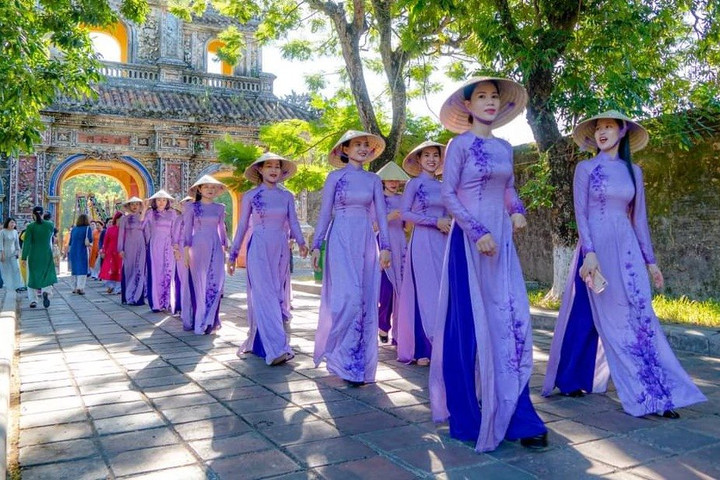 Du lịch Huế và Đà Nẵng: "Quả ngọt" từ cách làm mới