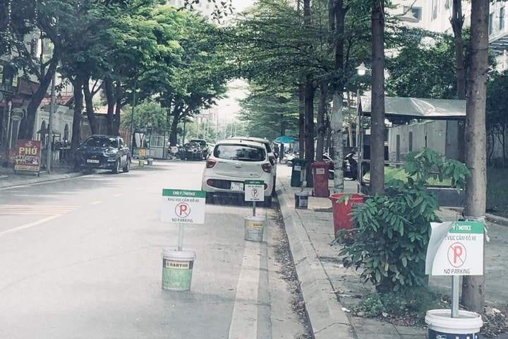 Tự ý đặt biển báo giao thông: Cần xử lý nghiêm!