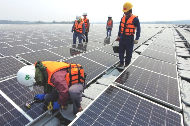 14 dự án điện mặt trời bị áp sai giá: Bộ Công Thương yêu cầu EVN giải quyết