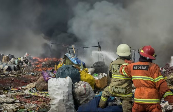 Indonesia ban bố tình trạng khẩn cấp vì cháy rác