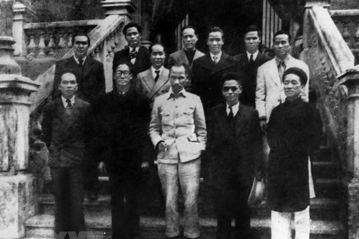 Phiên họp đầu tiên của Chính phủ Lâm thời Việt Nam Dân chủ Cộng hòa