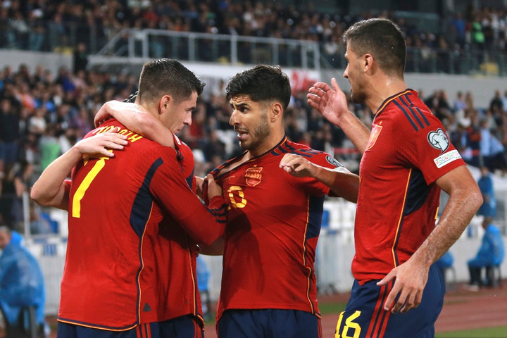 Tây Ban Nha thắng Georgia 7-1, Bồ Đào Nha đánh bại Slovakia