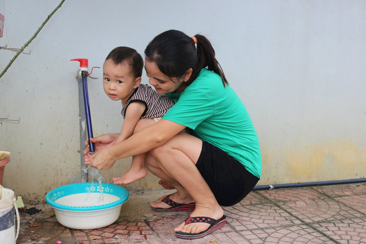Tỷ lệ sử dụng nước sạch ở Phú Xuyên vẫn thấp, vì sao?