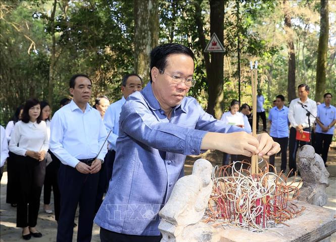 Chủ tịch nước Võ Văn Thưởng dâng hương tại Khu di tích quốc gia đặc biệt Tân Trào