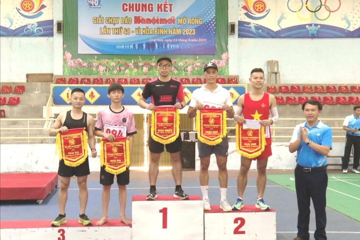 Gần 300 vận động viên tham gia chung kết Giải chạy Báo Hànộimới huyện Ứng Hoà