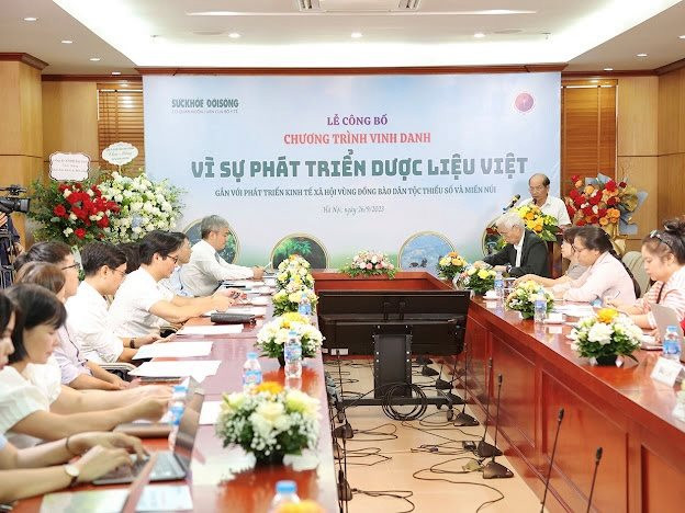 Xây dựng thói quen “người Việt dùng thuốc Việt” từ các dược liệu thế mạnh