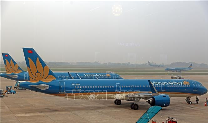 Các hãng hàng không điều chỉnh lịch bay do ảnh hưởng bão Koinu