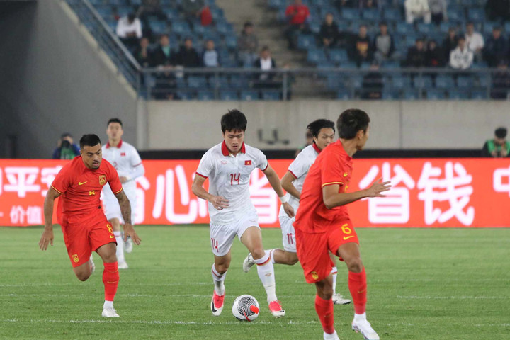 Đội tuyển Việt Nam thua 0-2 trước Trung Quốc trong trận giao hữu