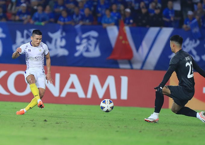 Chơi thiếu 2 người, Hà Nội FC thua sát nút Wuhan Three Towns tại Cúp C1 châu Á