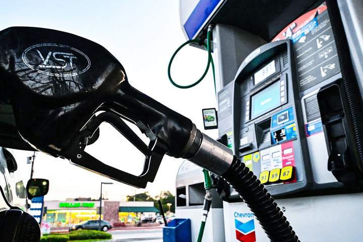 Giá dầu toàn cầu có thể giảm nhẹ trong tuần tới