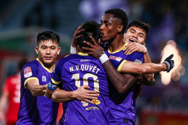 Thi đấu bùng nổ, Hà Nội FC giành 3 điểm trước Thể Công Viettel