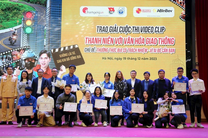 Trao giải cuộc thi video clip thanh niên với văn hóa giao thông