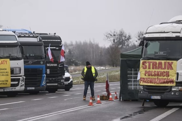 Ba Lan đặt mục tiêu giải quyết nhanh chóng tranh chấp giữa các tài xế xe tải
