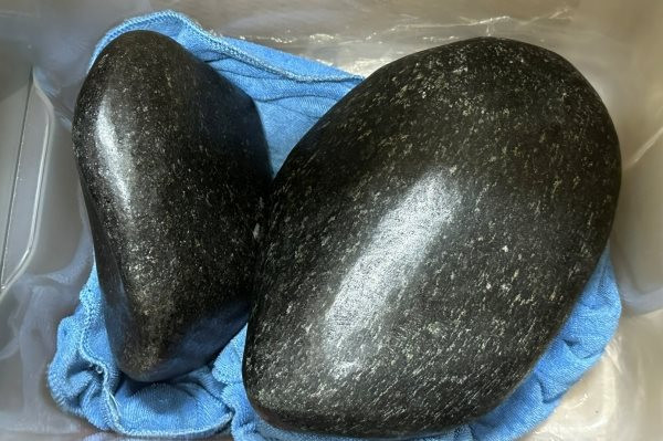 Đồng Nai: Bắt 7 đối tượng lừa đảo bán hòn đá “hủy diệt kim loại sắt” chiếm đoạt hơn 2, 1 tỷ đồng 