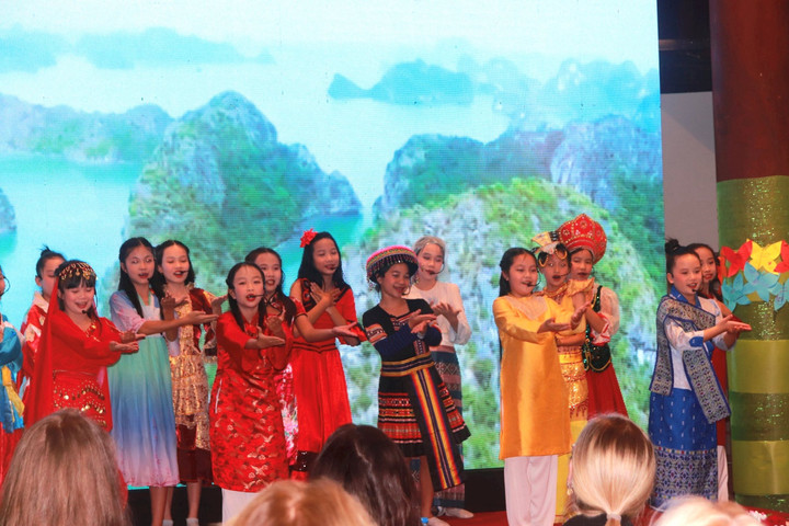 Học sinh Hà Nội góp sức xây dựng trường học an toàn, văn minh