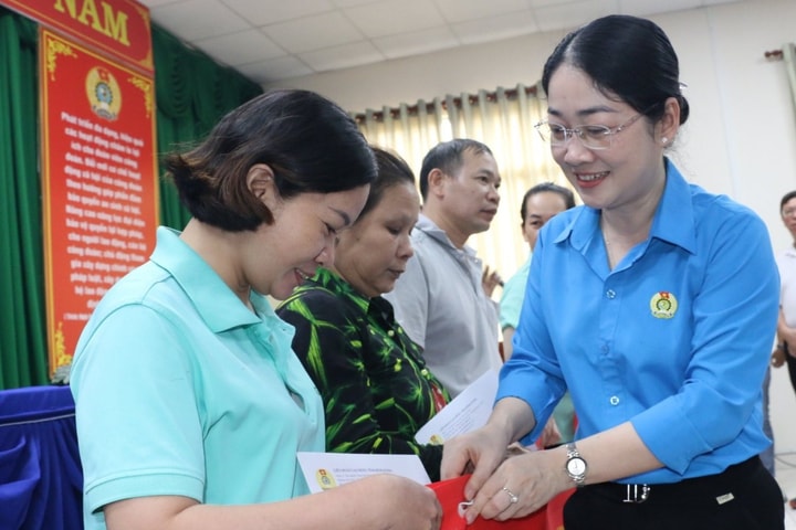 Bình Dương chi hơn 302 tỷ đồng hỗ trợ đoàn viên, người lao động đón Tết