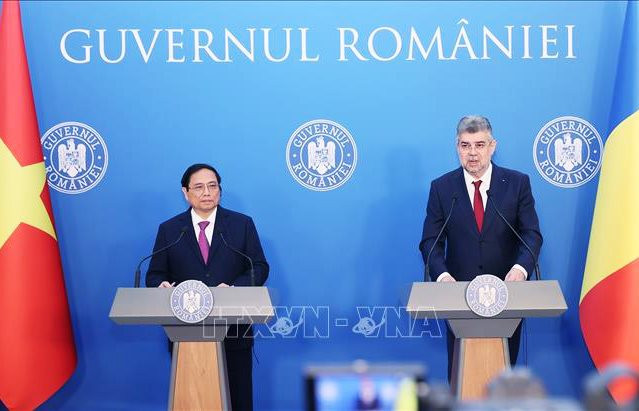 Thủ tướng Phạm Minh Chính và Thủ tướng Romania họp báo sau hội đàm