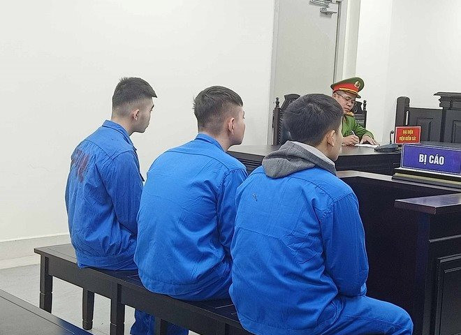 Ba thanh niên vào tù vì cùng "yêu" một thiếu nữ