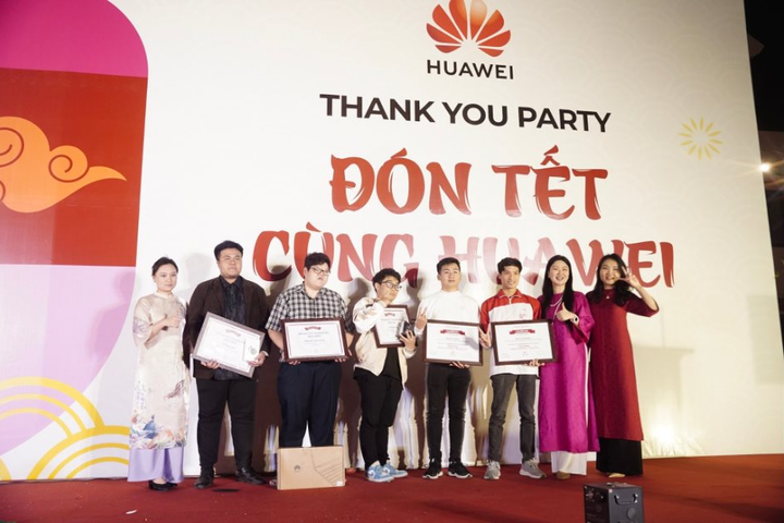 Huawei Việt Nam vinh danh 6 sinh viên chiến thắng cuộc thi ICT Competition quốc gia