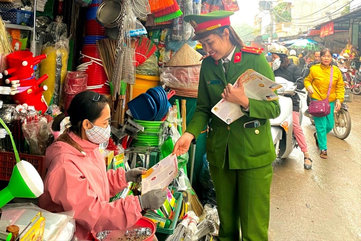 Sơn Tây: Tuyên truyền phòng, chống tội phạm dịp Tết Nguyên đán Giáp Thìn