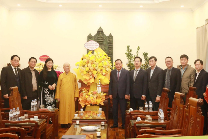 Lãnh đạo thành phố thăm, chúc Tết Ban Hoằng pháp Giáo hội Phật giáo Việt Nam