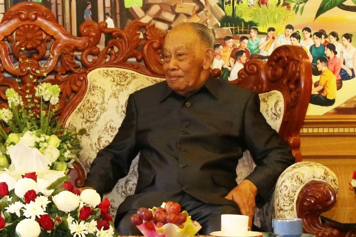 Điện chúc mừng sinh nhật nguyên Chủ tịch Đảng, nguyên Chủ tịch nước Lào
