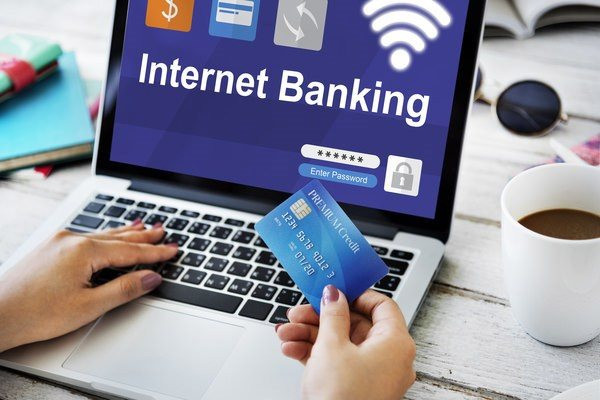 Nghẽn mạng khi giao dịch ngân hàng online