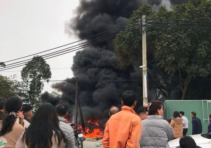 Hà Nội: Cứu 3 người thoát khỏi đám cháy sáng 30 Tết