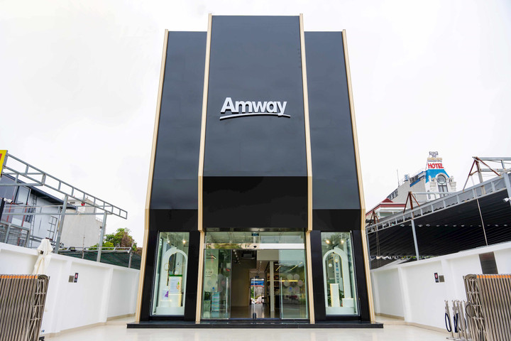 Amway Việt Nam khai trương chuỗi siêu thị và trung tâm trải nghiệm đầu năm mới