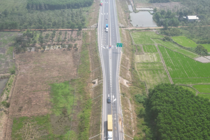 Podcast tin tức ngày 21-2: Sẽ bố trí thêm hệ thống an toàn giao thông trên cao tốc Cam Lộ - La Sơn