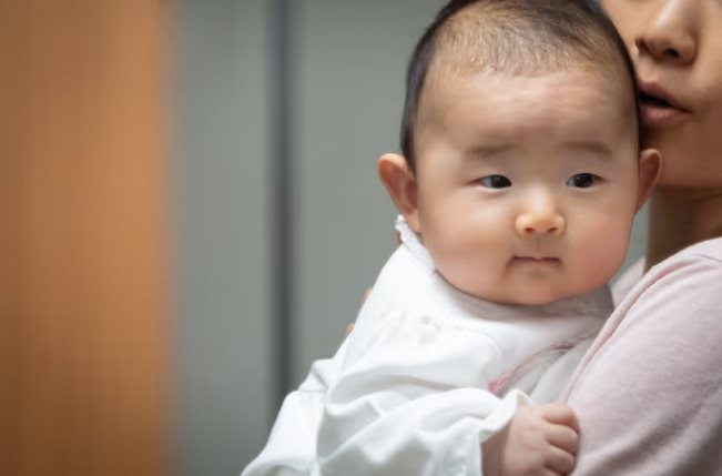 Trung Quốc tặng vé số, Hàn Quốc nới chính sách cho vay để khuyến khích sinh con