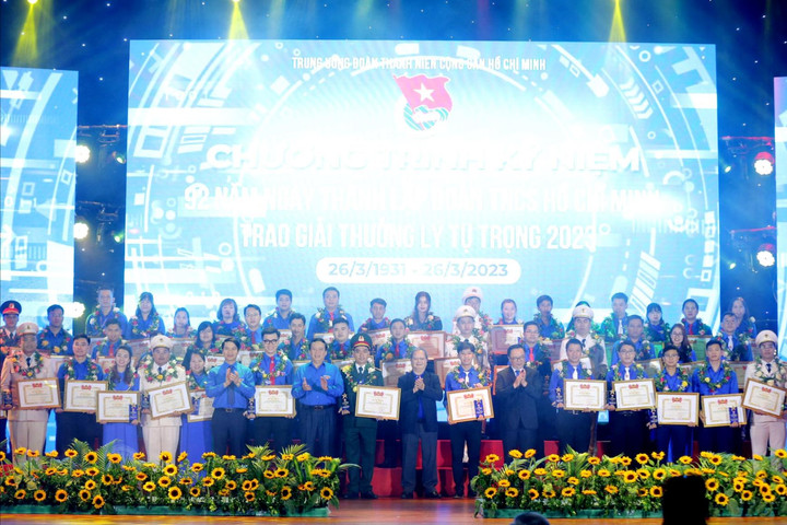 Hà Nội có 4 cán bộ Đoàn nhận Giải thưởng Lý Tự Trọng năm 2024