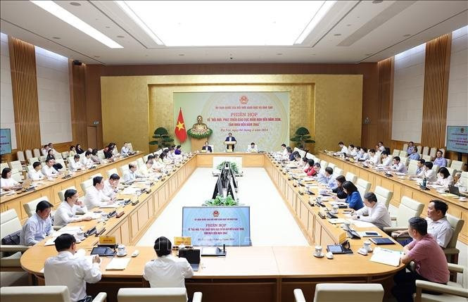 Thủ tướng Phạm Minh Chính chủ trì phiên họp Ủy ban quốc gia đổi mới giáo dục và đào tạo