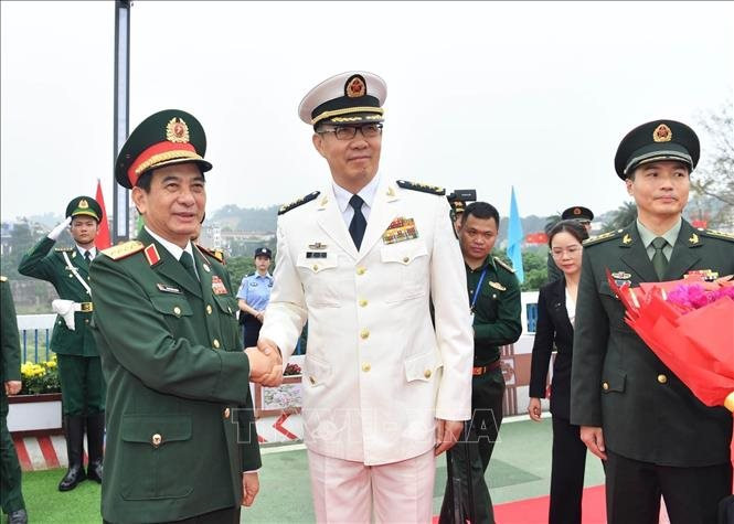 Giao lưu hữu nghị quốc phòng biên giới Việt - Trung vì hòa bình, hữu nghị, hợp tác và phát triển