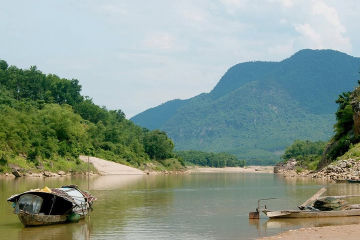 Xuôi dòng Thu Bồn, thăm Hòn Kẽm - Đá Dừng