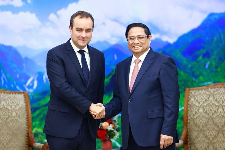 Thúc đẩy hợp tác quốc phòng tương xứng với quan hệ Đối tác chiến lược Việt Nam - Pháp