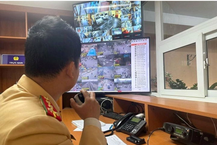 Xử lý gần 1.000 trường hợp vi phạm qua phản ánh trên kênh Zalo "Phòng Cảnh sát giao thông Hà Nội"