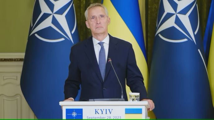 NATO khẳng định không điều lực lượng đến Ukraine